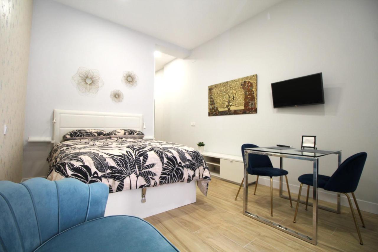 Apartamento En Embajadores Madrid Eksteriør billede